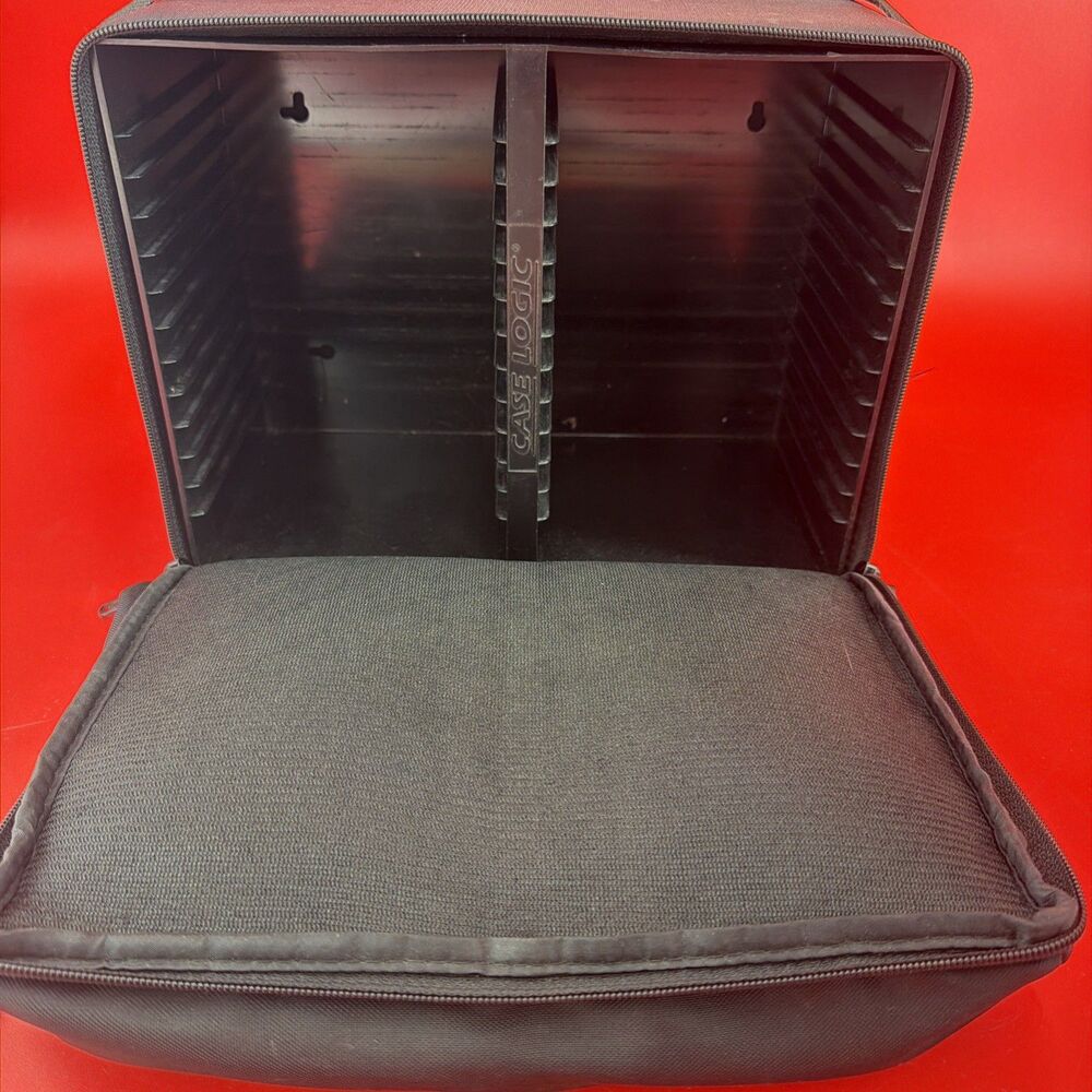 VTG Case Logic 1990s 30 (26+4 Doubles) CD Soft Black Nylon Storage Case Holder